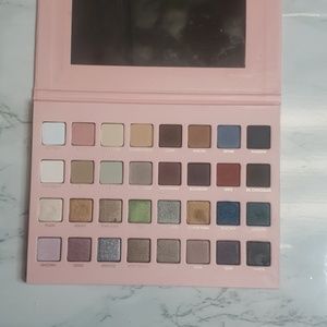 Lorac Mega Pro 4 palette